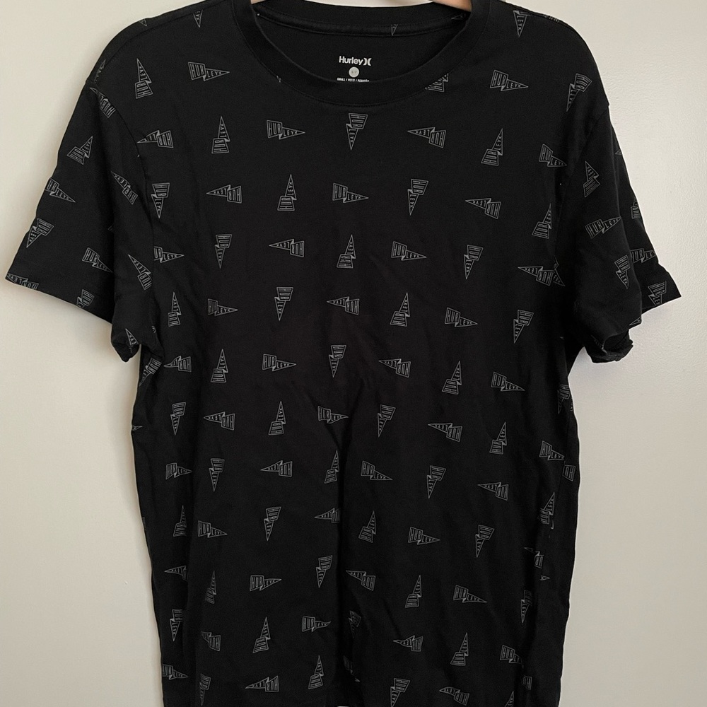 Size small men black shirt sleeve T-shirt